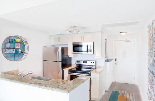 Coconut Grove Apartment | Private 2 bedroom bay view condo in Coconut Grove includes parking