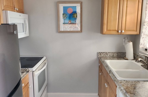Ormond-by-the-Sea Condo | Private 2 bedroom 1 bath with pool, beach, wifi, near Daytona & I-4 to Orlando