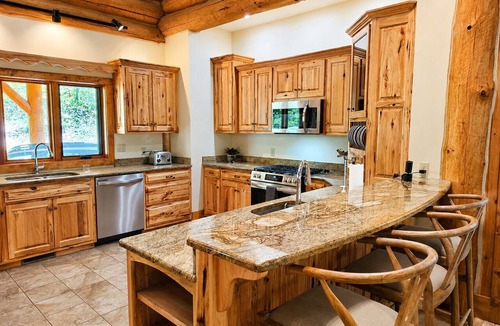 Arcadia House | Private 20-Acre Lake Michigan Estate 400' Bluff Frontage! Sleeps 16!