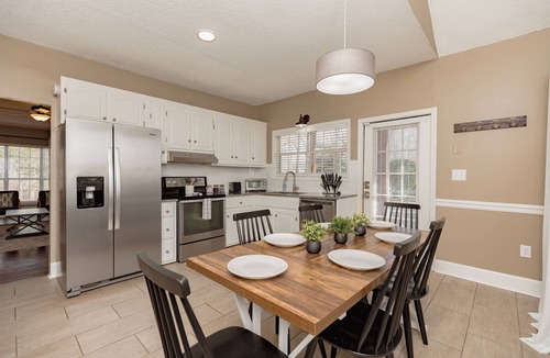 Kathleen House | Private 3BD Retreat | Large Yard | Family Stay