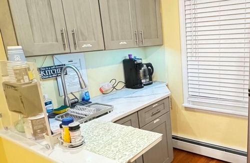 Bay Shore Apartment | Private 3Br Apt: King-2Queen -PetPally -LTR-STR