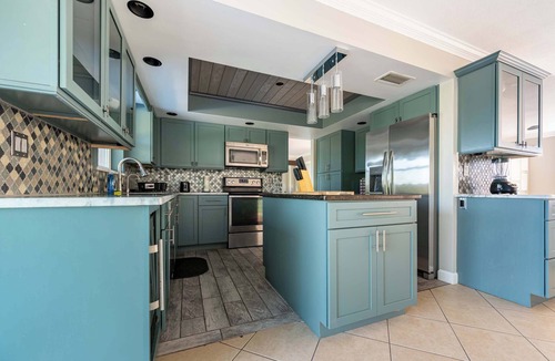 Oakland Hills House | Private 3BR Pool House in Quiet Golf Community