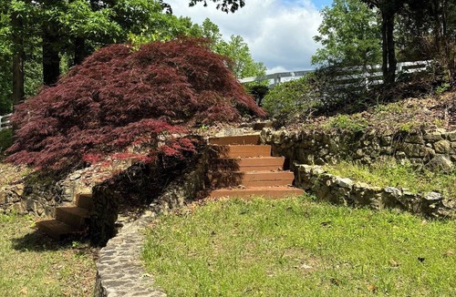 Inman House | Private and Spacious 7-bedroom house in fabulous Brooks with pool and lake, WiFi