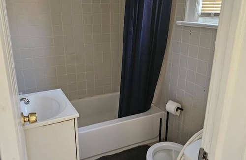 Paterson Apartment | Private apartment , 1 bedroom, bathroom, MetLife Stadium 30 minutes