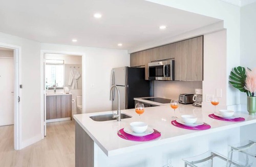Coconut Grove Apartment | Private Balcony Studio with Bay & Skyline Views