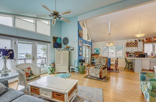 Ferrysburg House | Private Beach Access! Lake Michigan Family Getaway
