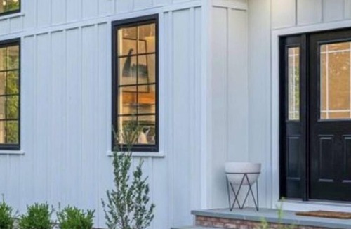 Orient Point House | Private Beach and Ing Pool! New build 4 bed 4.5 bth Farmhouse! Chefs kitchen