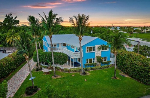 Fort Pierce Shores Villa | Private Beach Compound - 4 Units - Sleeps 30 - Pets OK