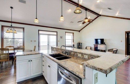 Ocean Springs Cottage | Private Beach & Views! Stilted Ocean Springs Home