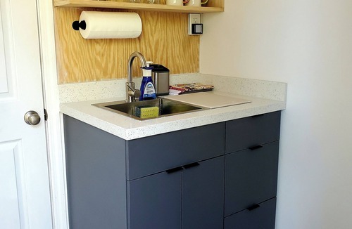 Bearss Plaza Apartment | Private Cozy Suite!