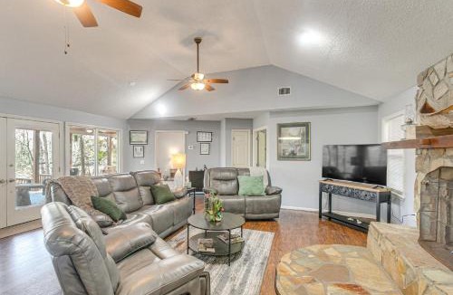 Jesup House | Private Dock + River View: Cabin Retreat in Jesup
