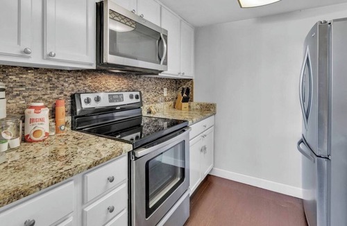 Shalimar Condo | Private Gated Community 2BR Condo Close to Beach