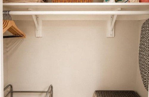 West Park Apartment | private guest suit with free parking