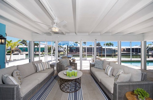 Mid Island House | ☀️Private Heated Pool, Pet Friendly, Bay Front-Sunny Side Up☀️