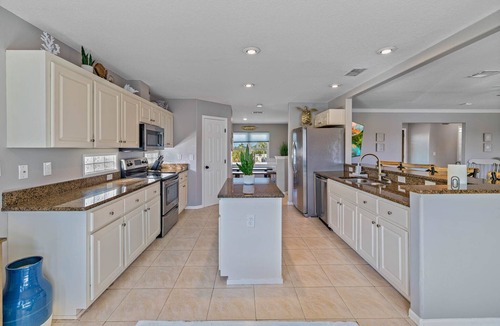 Spring Hill House | Private heated Pool/Gym/Games/Sauna/Massage Chair