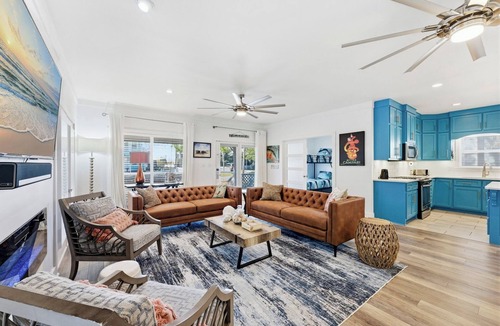 Crystal Beach House | Private Heated Pool - 2 Min Walk to Beach - Free Golf Cart - Crystal Beach
