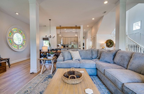 Crystal Beach House | Private Heated Pool - 3 Min Walk to Beach - Golf Cart - Beach Chair Service