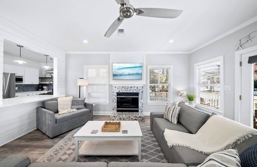 Crystal Beach House | Private Heated Pool - Free Golf Cart - 4 Min Walk to Beach -Crystal Beach