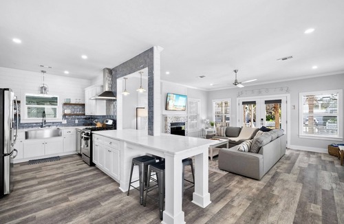 Crystal Beach House | Private Heated Pool - Free Golf Cart - 4 Min Walk to Beach -Crystal Beach