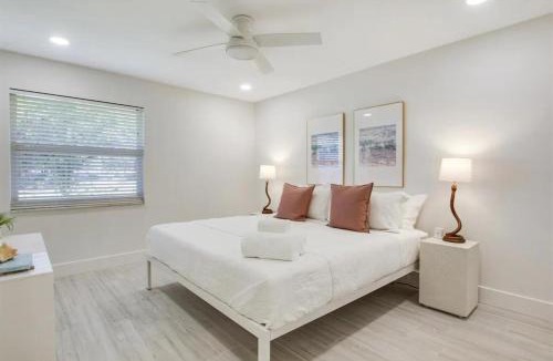 Tequesta House | Private Heated Pool & Spa Designer By the Beach