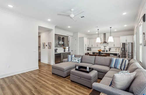 Ono Island House | Private Hot Tub| Community Pool| Boat Docks| Perdido Beaches| Yard Games| Close to NAS| Free Golf