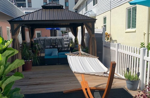 Island Estate Apartment | Private Island estates getaway in Clearwater Beach.
