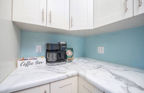 South Gull Lake Apartment | Private King Room on Gull Lake