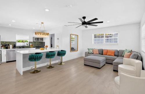 Miami Gardens House | Private Miami Retreat - Pool - BBQ - Sleeps 6