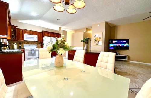 Town 'n' Country House | Private Oasis Retreat Heated Pool Hot Tub Beaches