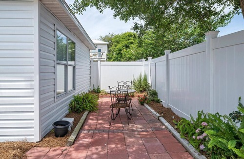 Crystal Beach Cottage | Private pool! 3 blks to beach access! West Destin, Next to the Henderson!