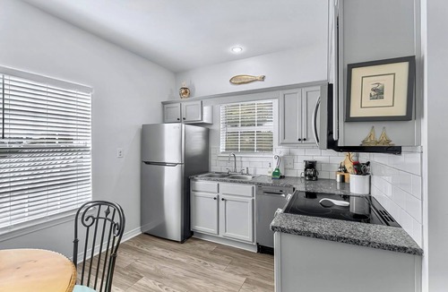 Crystal Beach House | Private Pool + Hot Tub - Block to Beach - Golf Cart - GameRoom - Carriage House