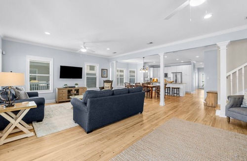 Crystal Beach House | Private Pool + Hot Tub - Golf Cart - Block to Beach - Beach Chair Service