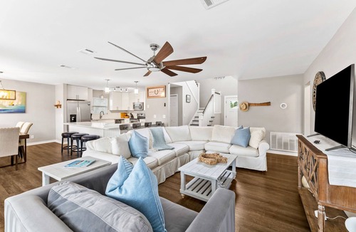 Gulfview Heights House | Private Pool, LSV/Golf Cart, Bikes, & 2 Kitchens! Easy Walk to Beach! Pet Friendly