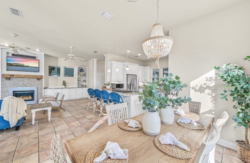 Holiday Isle House | Private Pool & Spa Walk to 2 Beaches