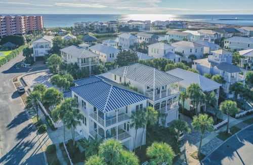 Holiday Isle House | Private Pool & Spa Walk to 2 Beaches