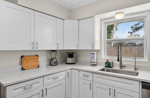 Bradenton House | Private Pool & Tiki Bar Near Anna Maria