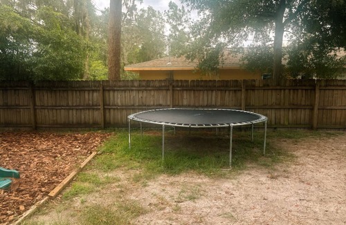 Gainesville House | Private Resort-Style Oasis, Pool, Lanai & Court – Backyard Paradise w/BBQ
