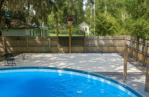 Gainesville House | Private Resort-Style Oasis, Pool, Lanai & Court – Backyard Paradise w/BBQ