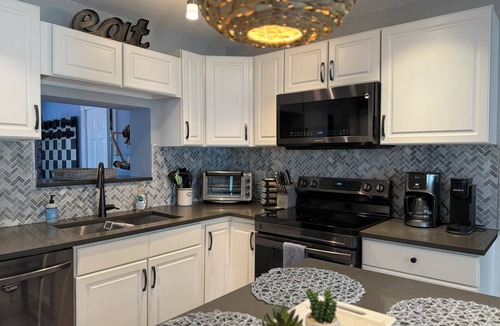 Deerfield Beach House | Private Resort Oasis, Heated Pool, Spa, Gym+Game Room