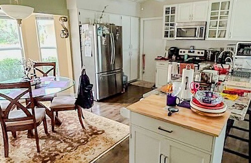 Crystal River House | Private Room at Crystal River Retreat with Salt Water Pool