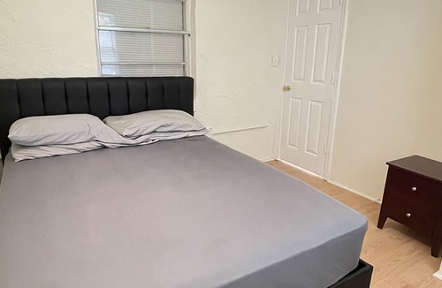 Williamsburg House | PRIVATE ROOM ONLY 3 MINUTES SEA WORLD & UNIVERSAL