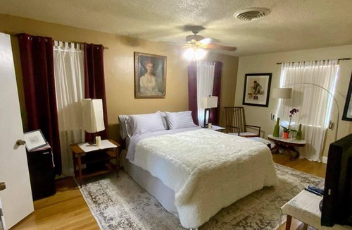 Coral Springs House | Private Suite in Beautiful Villa-Like Shared Home
