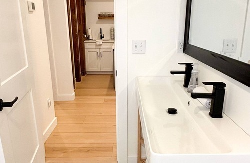 Town of Kirkland Apartment | Private two-bedroom near Hamilton College, Utica University & Colgate U
