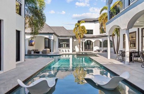 Sunset Park Villa | Private Ultra-Luxury 10 Bedroom | 14 Bath Mansion