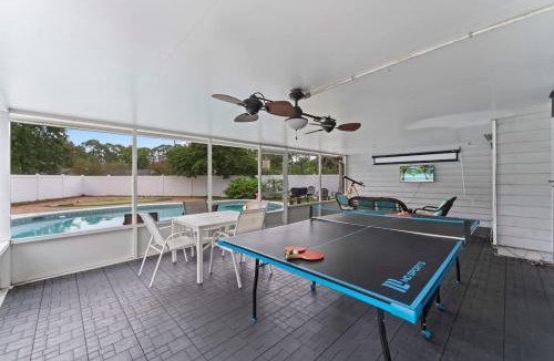 Southside House | Putt Putt Pool Home - Mini Golf Grill Ping Pong