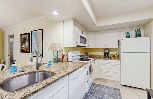 Bonita Bay Condo | Quaint condo w/private patio, wifi, & access to community amenities