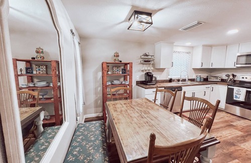 Gainesville Cottage | Quaint Cottage-Pet Friendly-UF Shands-Monthly Stays!