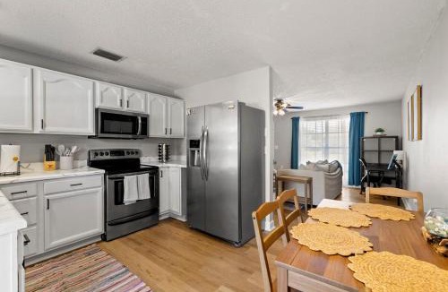 Seven Springs Homes House | Quaint Escape - Patio & Fire pit
