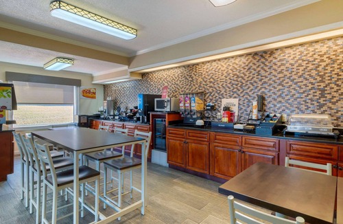 Ashburn Hotel | Quality Inn Ashburn