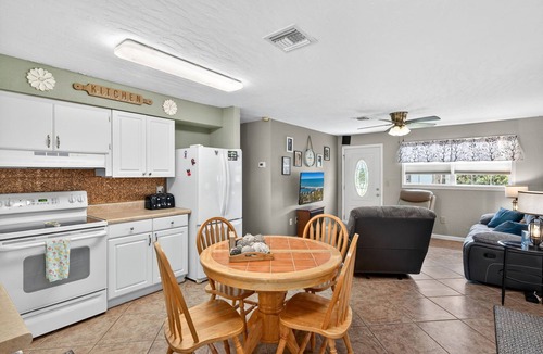 Alva House | Quiet Getaway Near Ft. Myers Relax & Unwind